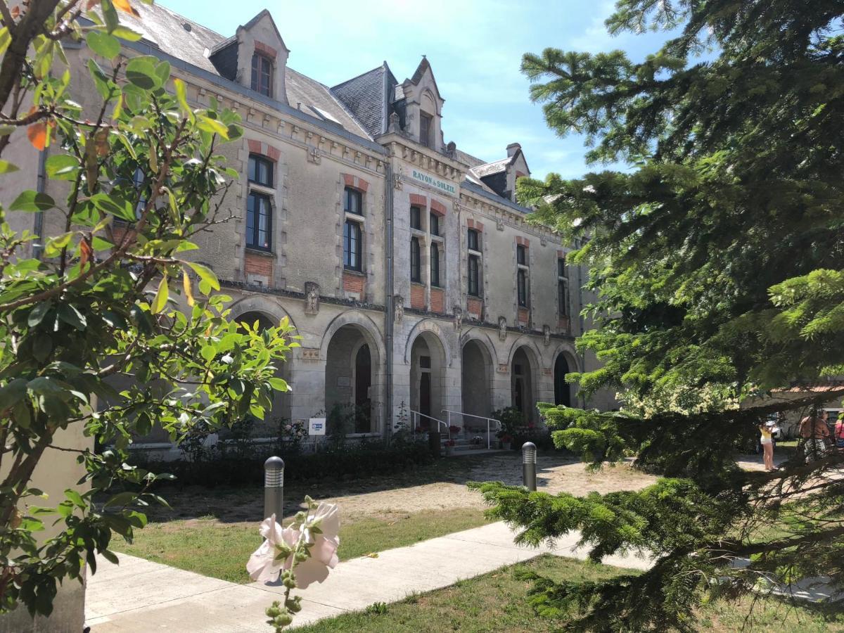 Le Rayon De Soleil Hotell Châtelaillon-Plage Exteriör bild