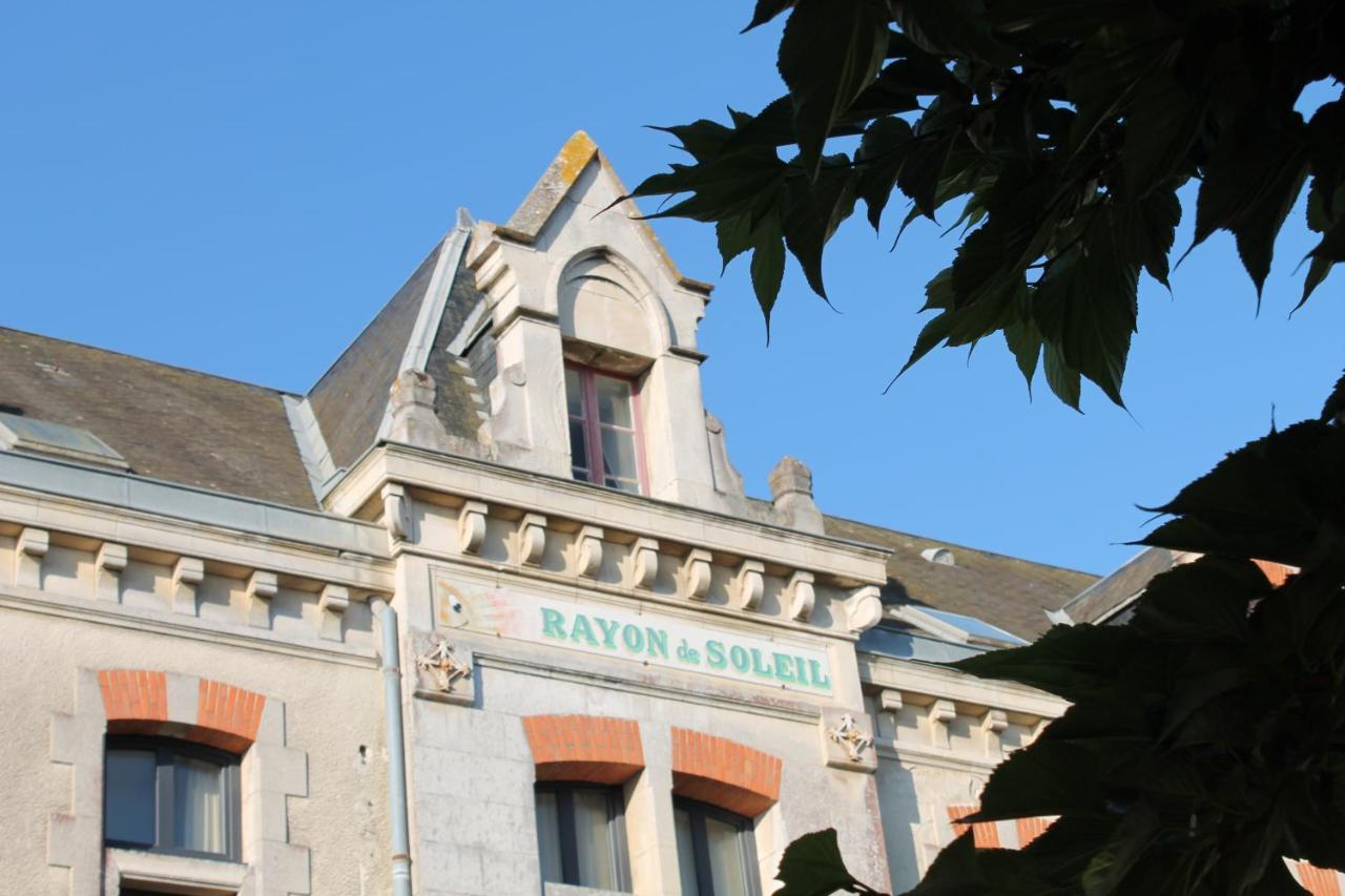 Le Rayon De Soleil Hotell Châtelaillon-Plage Exteriör bild